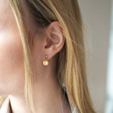 Guldklimp örhänge - matcha ditt Guldklimp halsband med ett par lyxiga örhängen i samma stil!