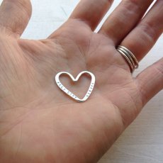 Sign-hjärta i silver handgjord och unik
