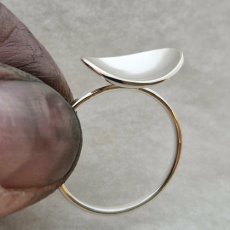 Silverring med vacker kupad form