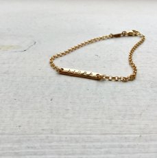 Guldarmband - Braceletters Gold - med gravyr