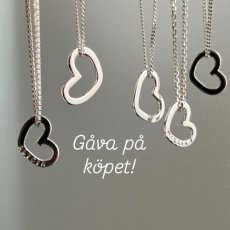 Lilla Sign - ett gulligt namnhalsband som är unikt handgjort i Sverige!