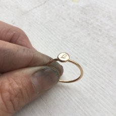 Tiny Guld 18K ring med bokstav